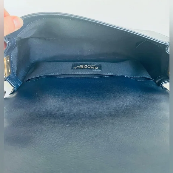 Chanel Navy and Gold woven boy bag with COA and full inclusion - Picture 12 of 15
